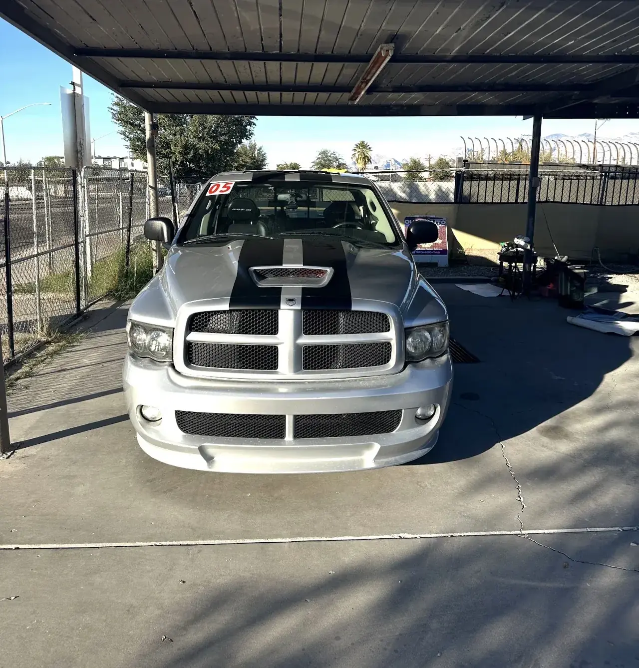 2005 Dodge Ram SRT-10 racing stripes